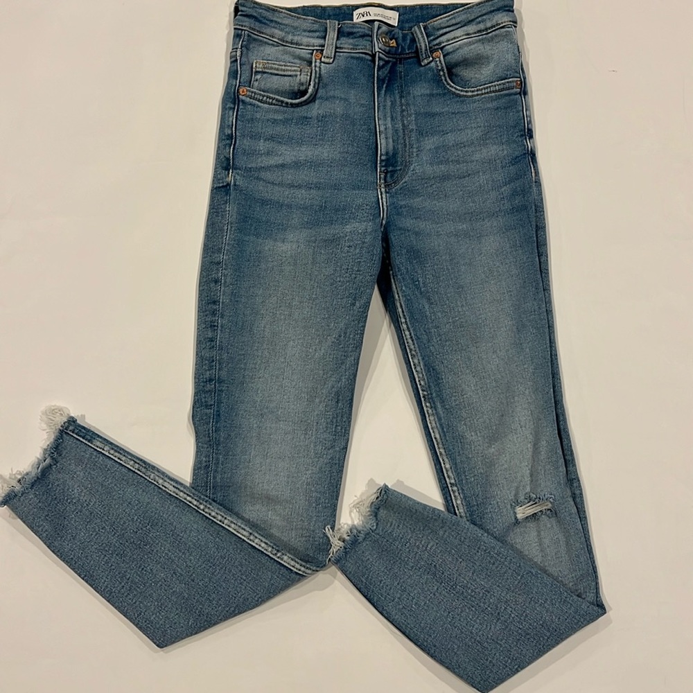 Zara ripped high-waisted skinny jeans size 4